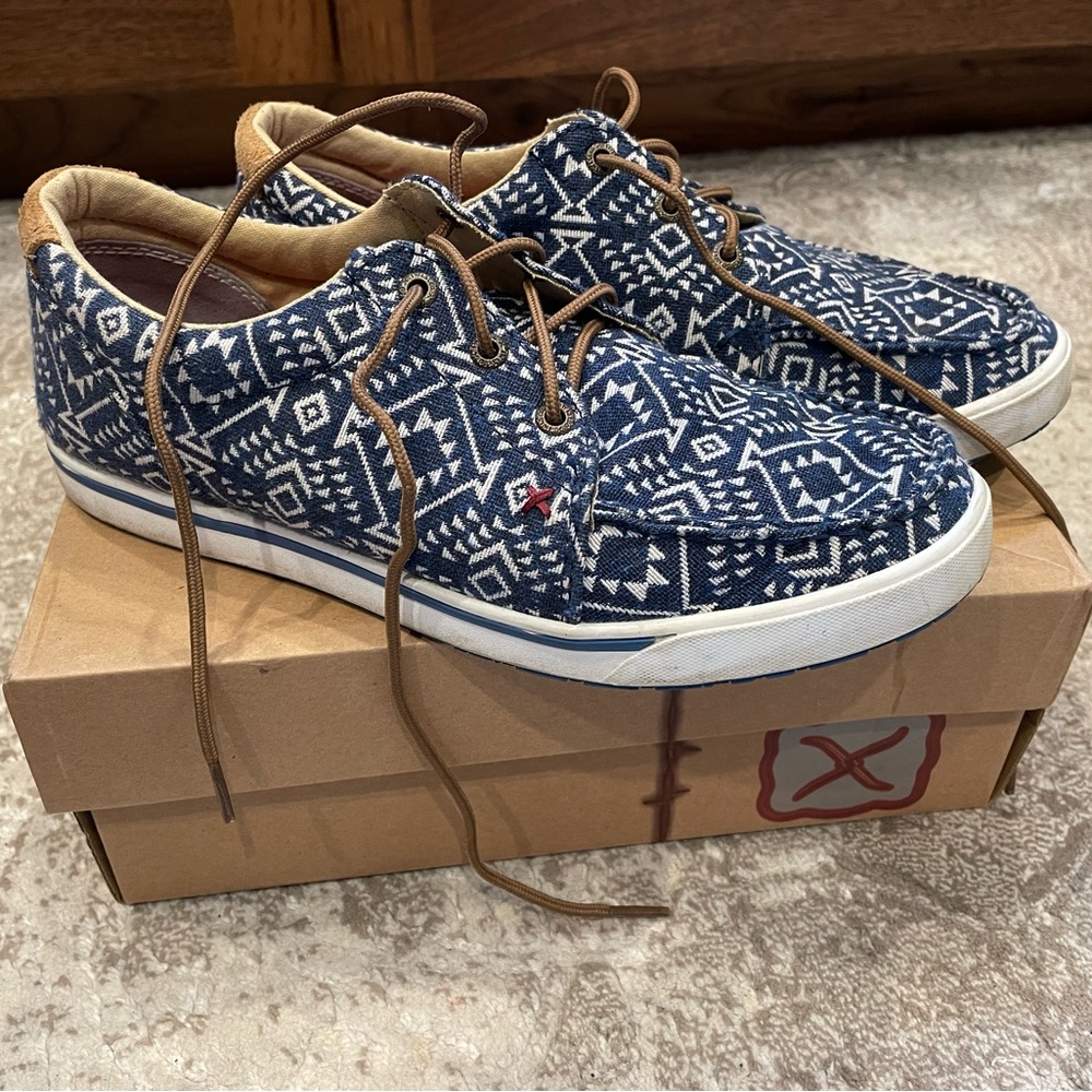 Super Cute Blue Aztec Twisted X Shoes